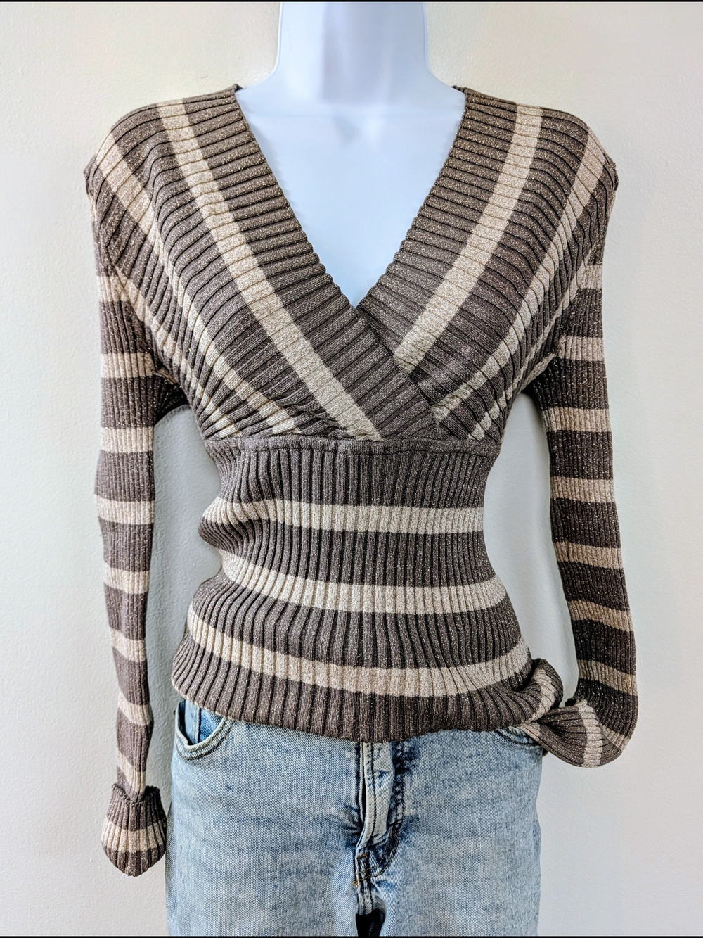Fitted Striped V-Neck Ribbed Waist Sweater - Brown/Cream - Picture 4 of 6